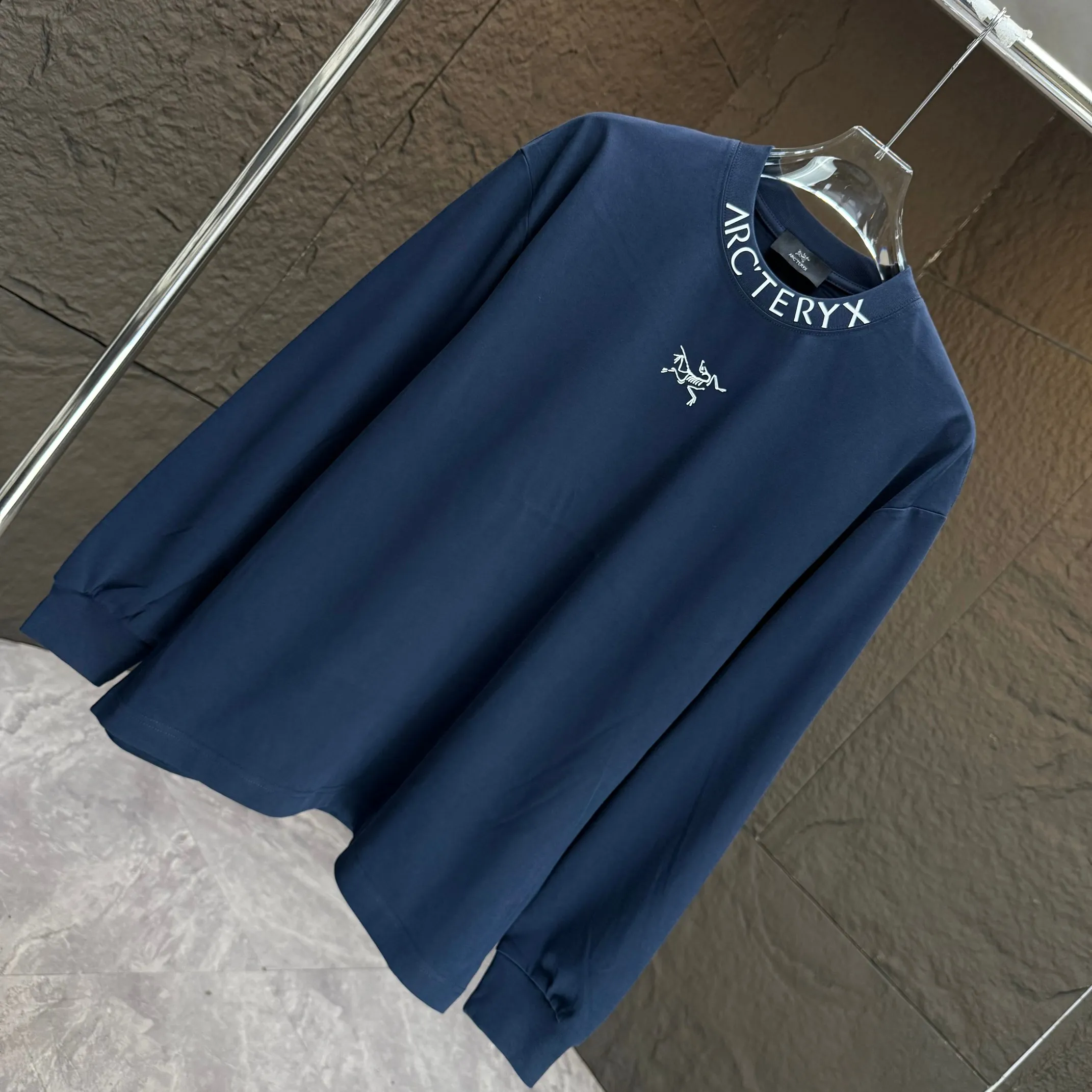 ARC 2025 New Arrival T logo ：Black White Sizes：S M L XL